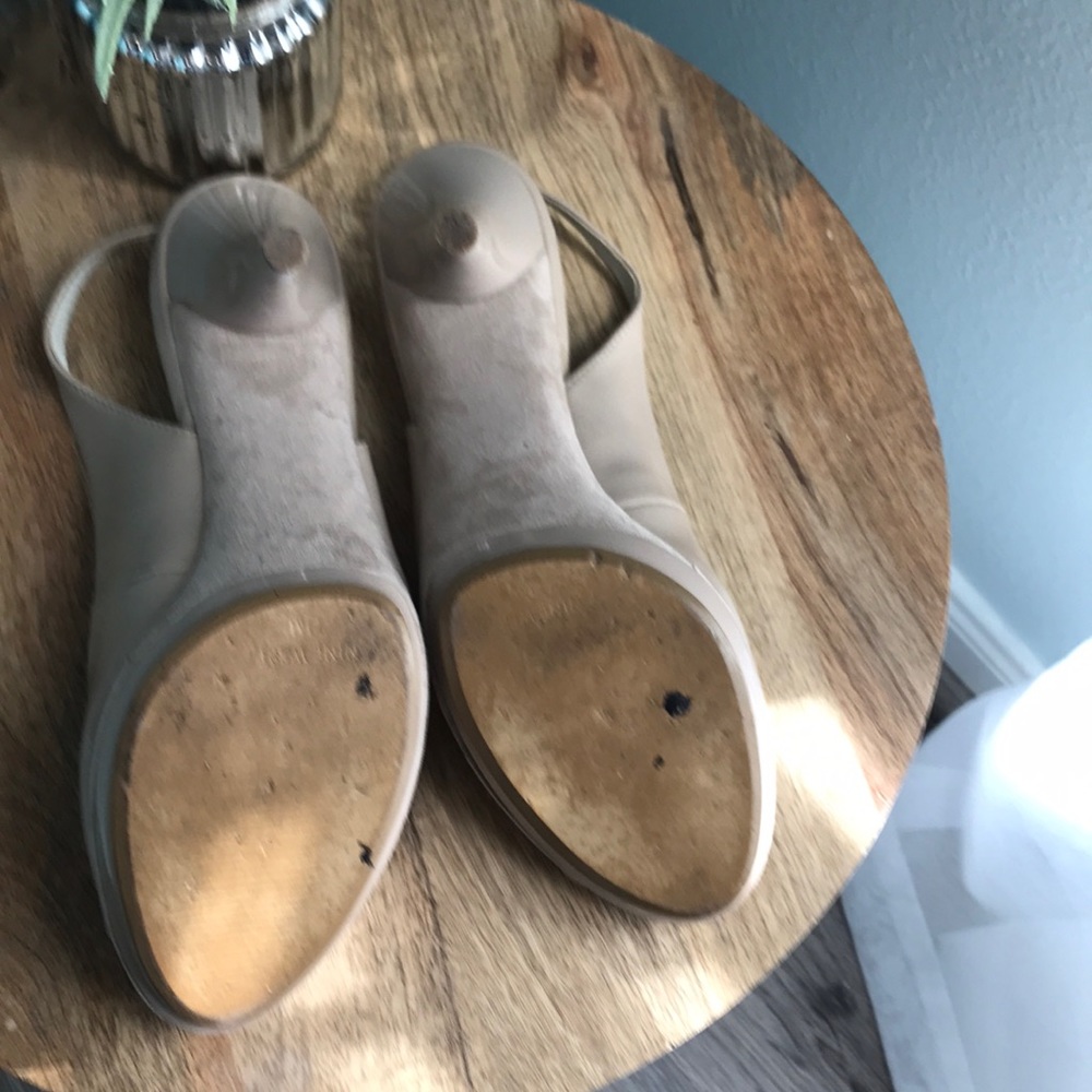 Shoes - Picture 4 of 5